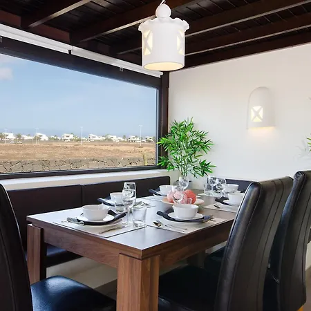 Villa Aguamarina 4 *