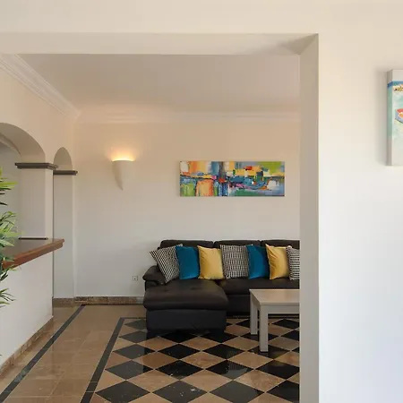 Villa Aguamarina 4 *