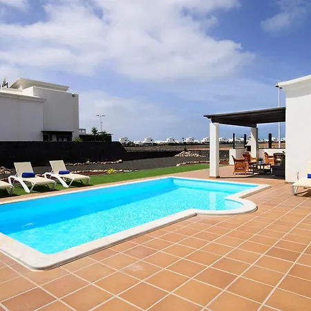 Villa Aguamarina 4 *