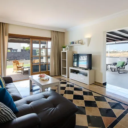 Aguamarina 4 فيلة